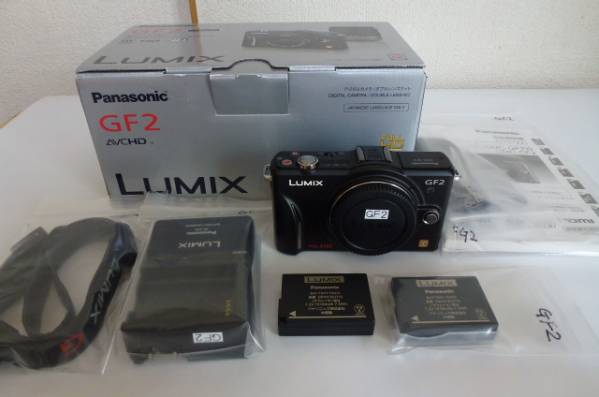 カメラ 【デジカメ】 LUMIX DMC-GF2 + バッテリー 【ジャンク扱い】