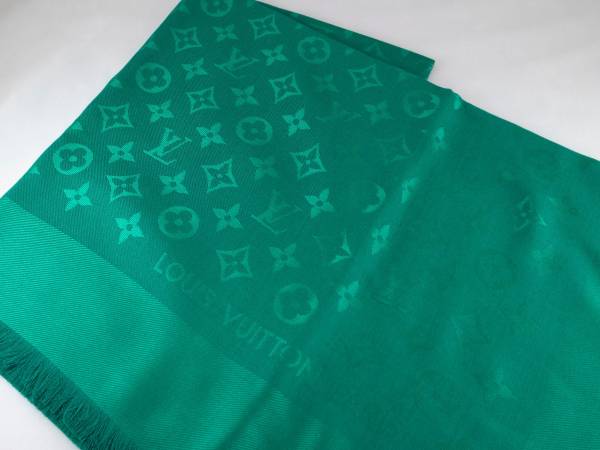 ルイヴィトン　LUIS VUITTON 鶯色　緑　大判ストール　シルク　ウール レディース ルイヴィトン LUIS VUITTON 鶯色 緑 大判ストール シルク