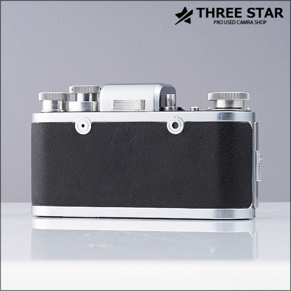 This 79 year-old Alpa Reflex with 5cm Angénieux lens and