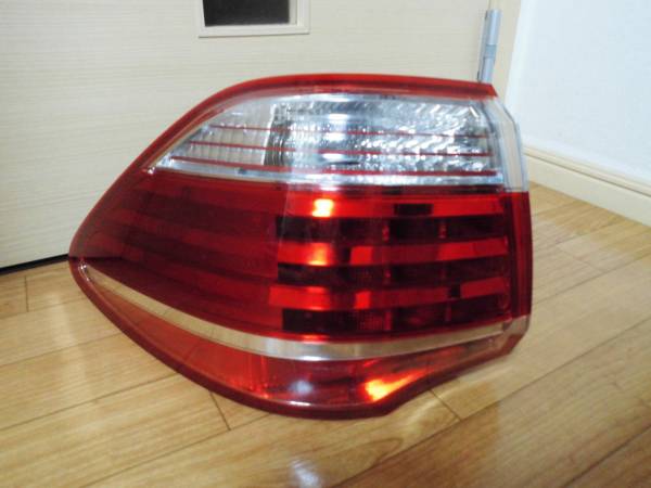 クラウン GRS202 テール ランプ 左 テールライト パーツ トヨタ GRS202