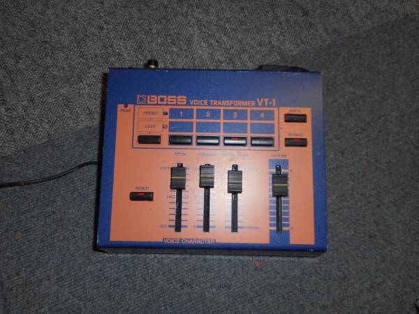 A1861　BOSS VT-1 ボイスチェンジャー ロボットボイス