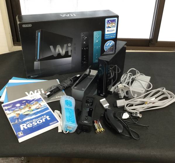 16948 Wii ブラック系 リモコンプラス×2 Wii Sports Resort同梱