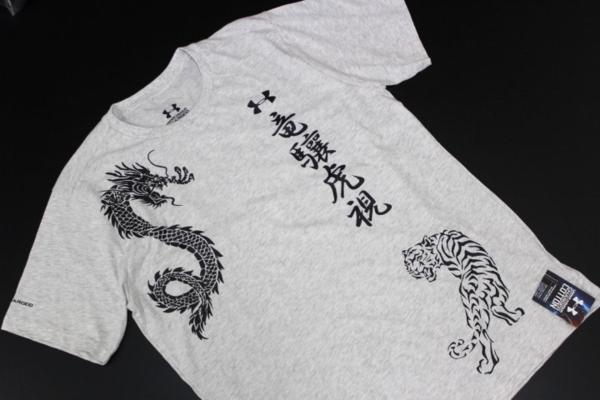 ★UNDER ARMOUR 新品 竜驤虎視 Tシャツ 灰[7410-SVH-XL]三