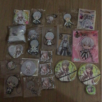 刀剣乱舞 鶴丸国永 缶バッジ等グッズセット ※開封品有 刀剣乱舞ONLINE