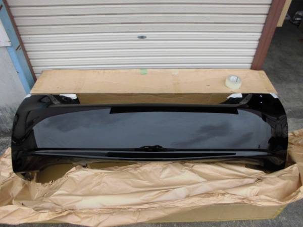 即決 未使用　プリウス　ZVW30　リアバンパー 純正