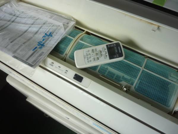 AF43c) 東芝 ルームエアコン RAS-2212D 2.2k 6～9畳