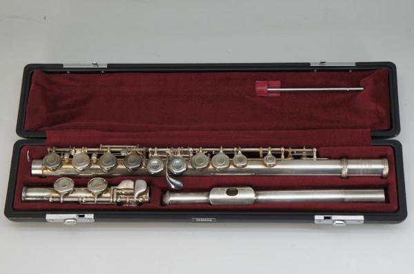 ☆YAMAHAヤマハ☆フルートYFL211S☆ケース付き◇704f15 お問い合わせ用