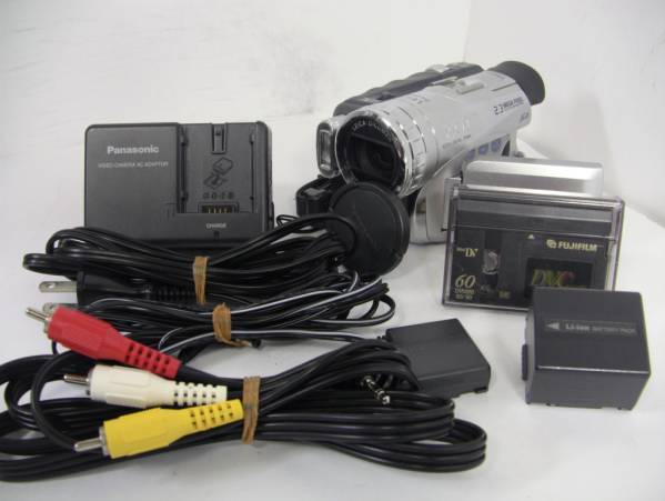Panasonic NV-GS200 ビデオカメラ 本体 付属品完備 Panasonic パナソニック : デジタルビデオカメラ NV-GS200 NV-GS200K