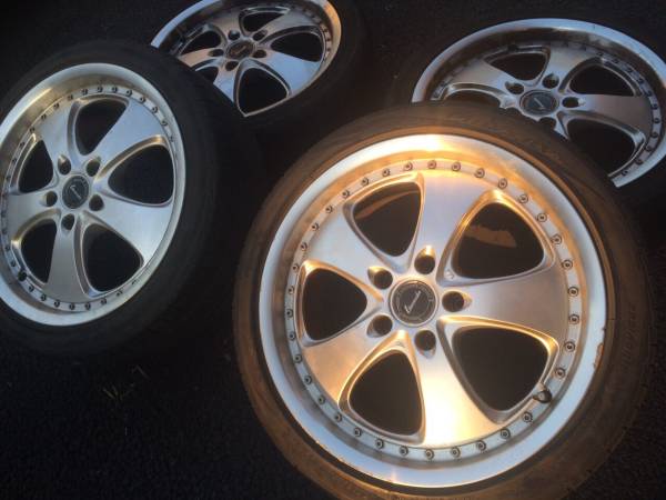 Lowenzahn 18x7.5J 225/40R18 4本