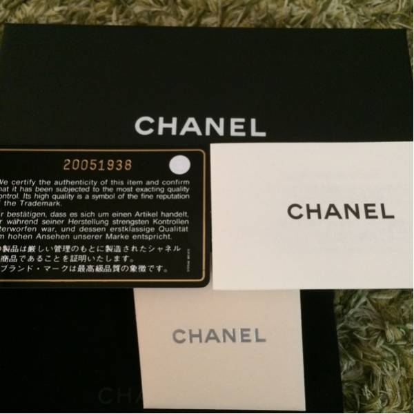 新品シャネルキーケース黒