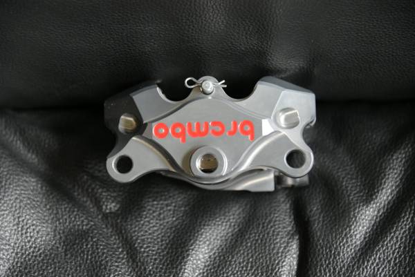 ブレンボ カニタイプ レーシング CNC パチンボ 84ｍｍ ピッチ