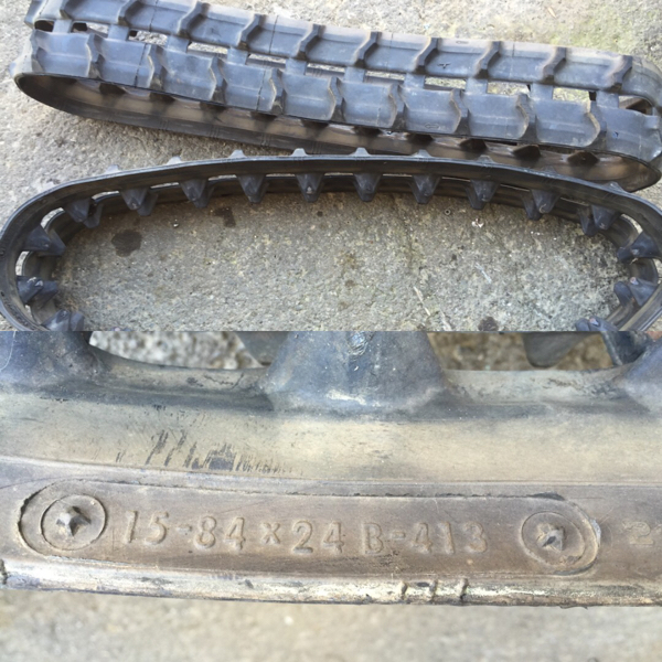 運搬車 ゴムキャタ OHTSU クローラー 15-84×24B 中古品