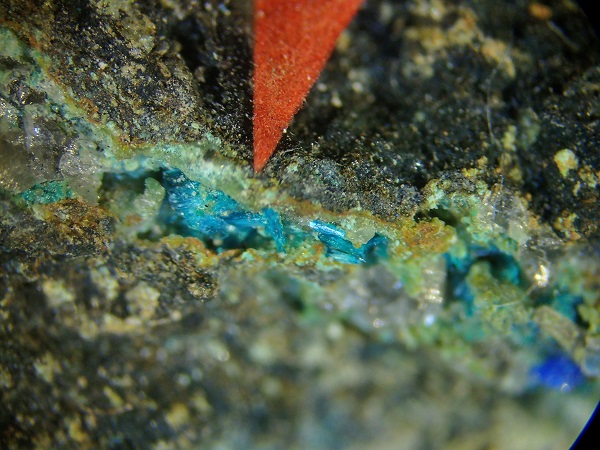 【国産鉱物標本】 ◆兵庫県新井鉱山産・ローウォルフェ石◆