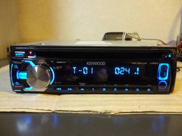 即決美品　ケンウッド1dinCDUSBデッキU383