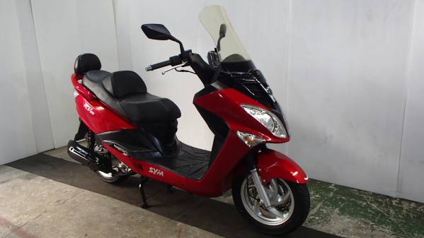 11，860km！SYM RV125i バックレスト型　インジェクション