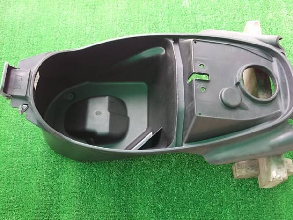 スペイシー100 ＪＦ13 メットインボックス シート ボックス