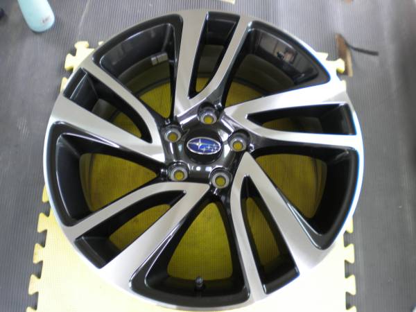 新車外し スバル レヴォーグ 2.0GT-S 純正アルミホイール 1本 ④