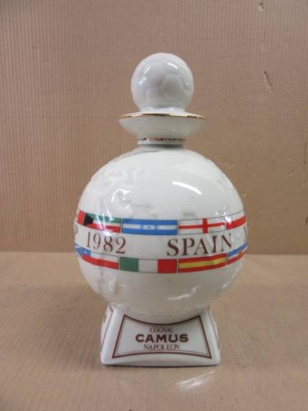 カミュ CAMUS ナポレオン ワールドカップ 1982 陶器□古酒