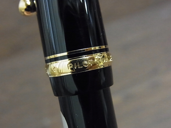 新作登場，新作】 PILOT/パイロット Custom 74/14K-585 F 万年筆 ブラック
