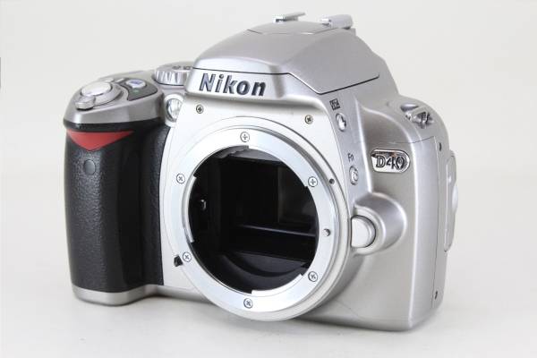 銘機★Nikon ニコン D40 ボディ シルバー 付属品セット☆