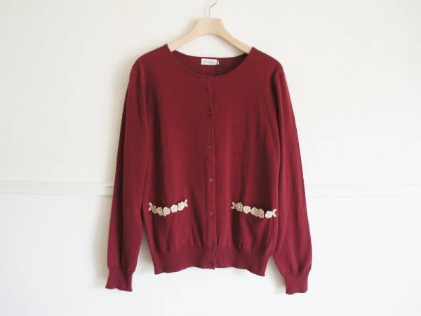 ボンメルスリー アナトリエ お花モチーフ カーディガン38赤ab1