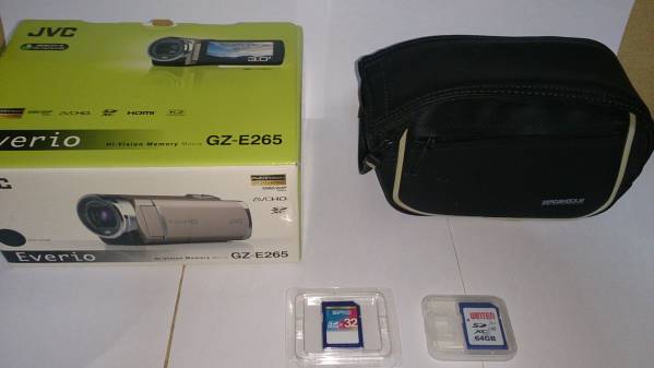 JVC ビデオカメラ　Everio GZ-E265 専用ケース付き！ JVC Everio GZ-E265-N ビデオカメラ フルセット a2910