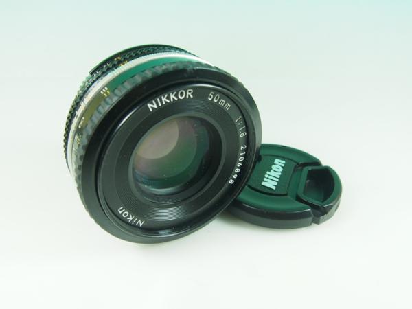 完動美品 ニコン Nikon Ai-S 50mm F1.8 パンケーキ 4772 完動美品 ニコン Nikon Ai-S 50mm F1.8 パンケーキ 4772 Amazon.co.jp