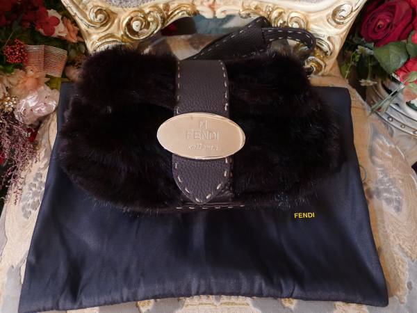 ◇【FENDI】ＭＩＮＫＦＵＲセレリアオーダーＢＡＧ◇
