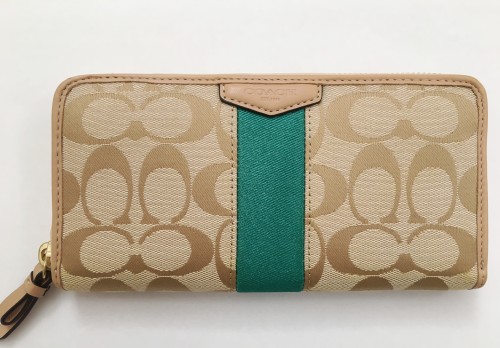 クーポンとポイント 新品！コーチCOACH 長財布 シグネチャー