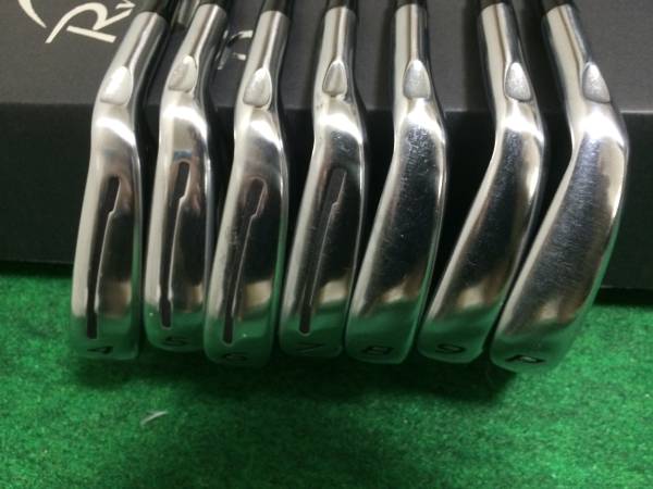 美品！！　テーラーメイドＲＳＩ２アイアン　４Ｉ～ＰＷ　７本