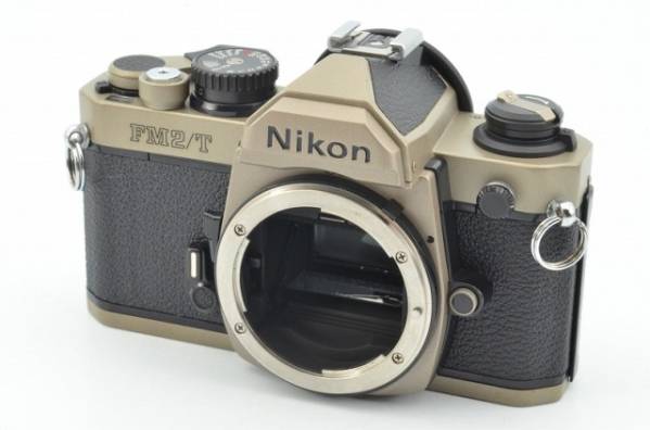 極上♪ ニコン Nikon New FM2/T チタン 一眼レフ 名機 完動品♪ 極上♪ ニコン Nikon New FM2/T チタン 一眼レフ 名機 完動品♪