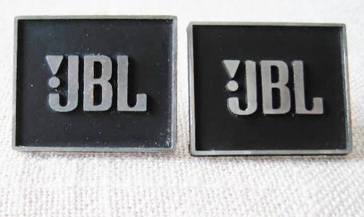 ①　JBL　ロゴマ-ク