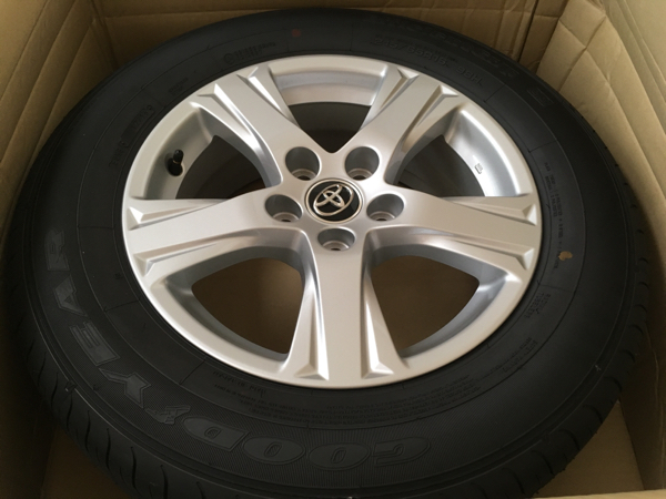 2018⁄9新車外し215⁄65R16 30系アルファード☆純正ホイール付タイヤ