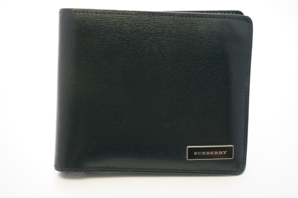 BURBERRY 黒 二つ折り財布　【未使用品】 バーバリー BURBERRY 二つ折り財布 黒 美品 バーバリー(BURBERRY