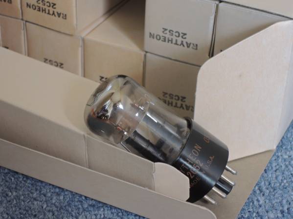 レイセオン　2C52 4本　6SL7、12AX7等は飽きた方どうですか