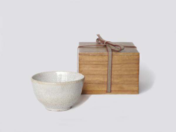 《 茶道具 5 》李朝中期 青磁 小服茶碗 （ 仕覆付 箱書 ）