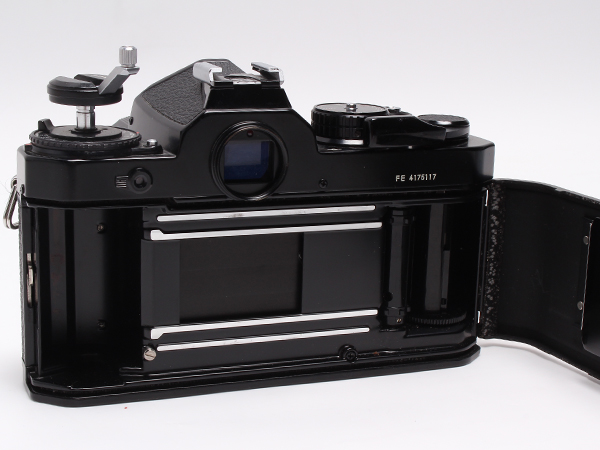 ニコン Nikon FE フィルムカメラ 一眼レフ レンズ付き