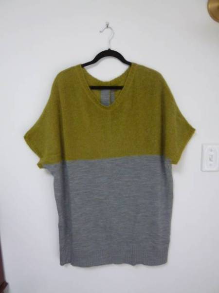 ギャバジンK.T☆モヘヤ混後ろボタン開きニット サイズ46 大きい