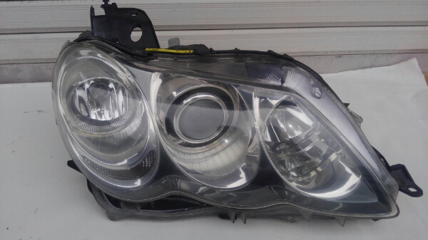 マークX GRX120/121/125 右ライト HID 中古品