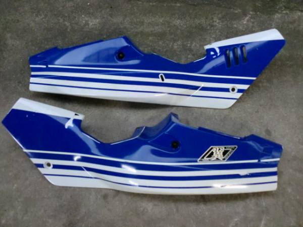 NSR250R　シートカウル　MC18