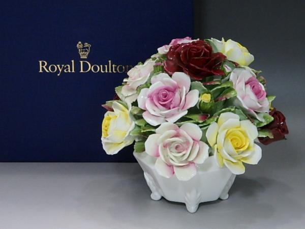 ●ロイヤルドルトン【花　置物】紙箱入り　カポディモンテ