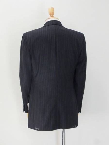 E7417未使用*カールラガーフェルド*ストライプ柄6Bスーツ/グレー