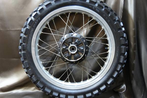 ★KLR250 KL250D-017★純正 リアホイール タイヤ付き 曲がり無し