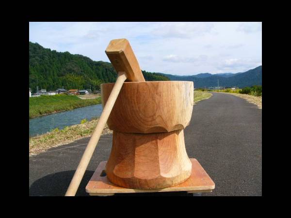 【室町】⑮送料無料！最高傑作品「お餅つき」赤欅の袴型臼と杵