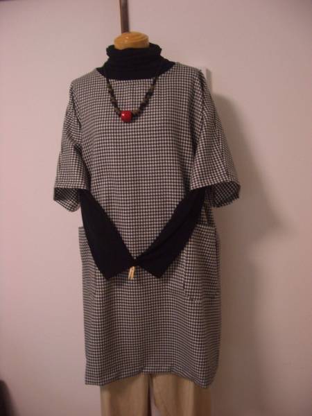 ハンドメイド　襟無しドルマン袖チュニックワンピース　４５４