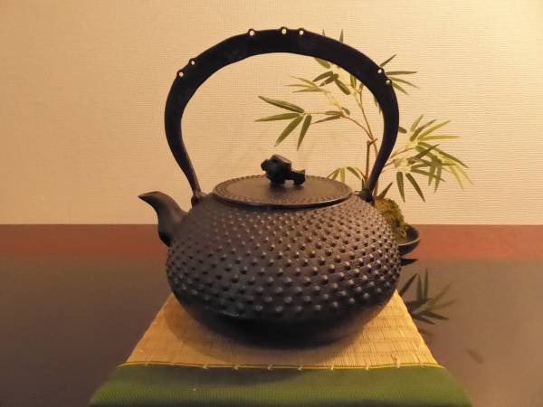 古い煎茶道具☆古作鉄瓶 龍文堂造 柚子肌 銅蓋☆
