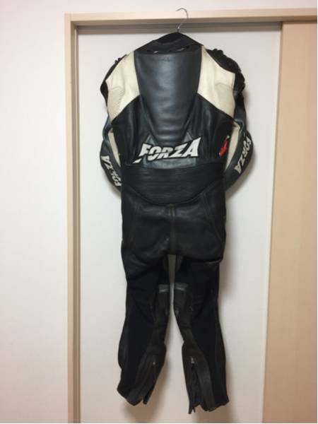 FORZAレーシングスーツ サイズMW krms [データ詳細] バイクツナギ 革