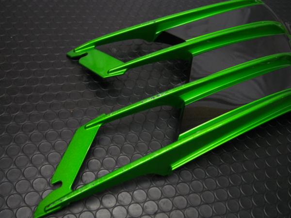 ZX-14Rサイドカウル右・割れなし仕上げに/ダクト/フィン ご覧いただき
