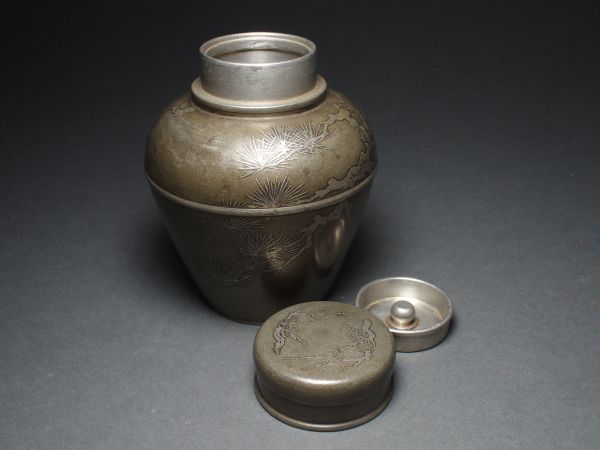 グアム 店舗 B569. 煎茶道具 乾茂號造 梅松文 錫茶壺 404.5g /茶壷茶心