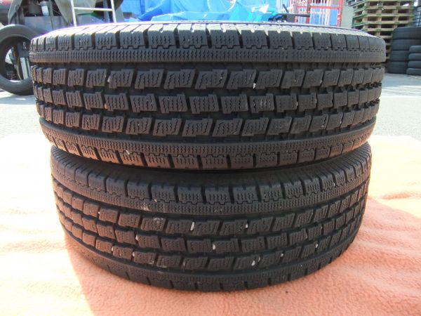 税込9.5分以上！バリ溝 TOYO DELVEX 934 195/80R15 スタッドレス